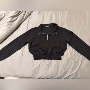 PrettyLittleThing Black Cropped Zip-Up Pullover